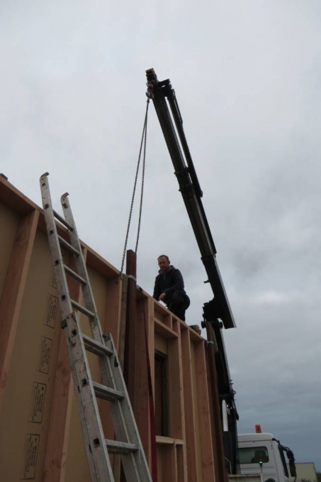Fixation des murs sur camion