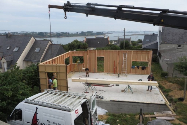 Levage maison ossature bois rdc