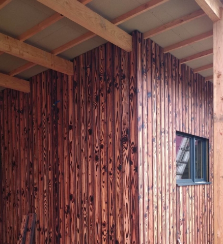 Bardage en bois brûlé - Scop l'Acacia