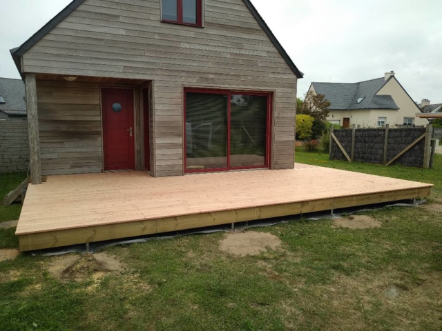 Terrasse en bois douglas - SCOP L'Acacia