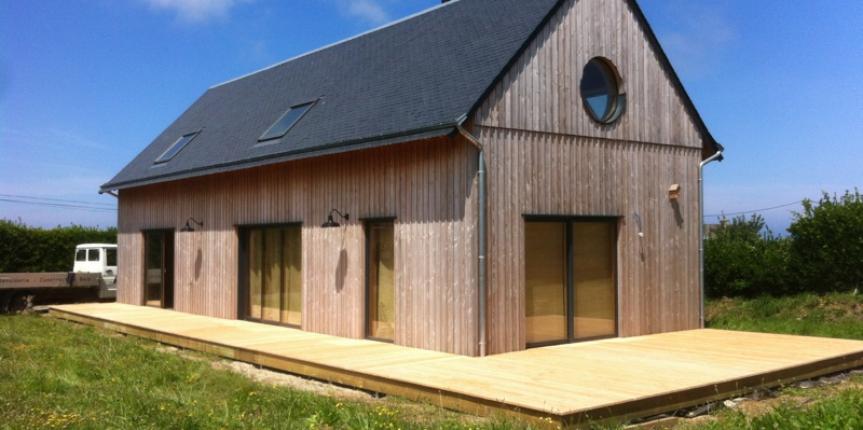 Maison bois, bardage couvre joint