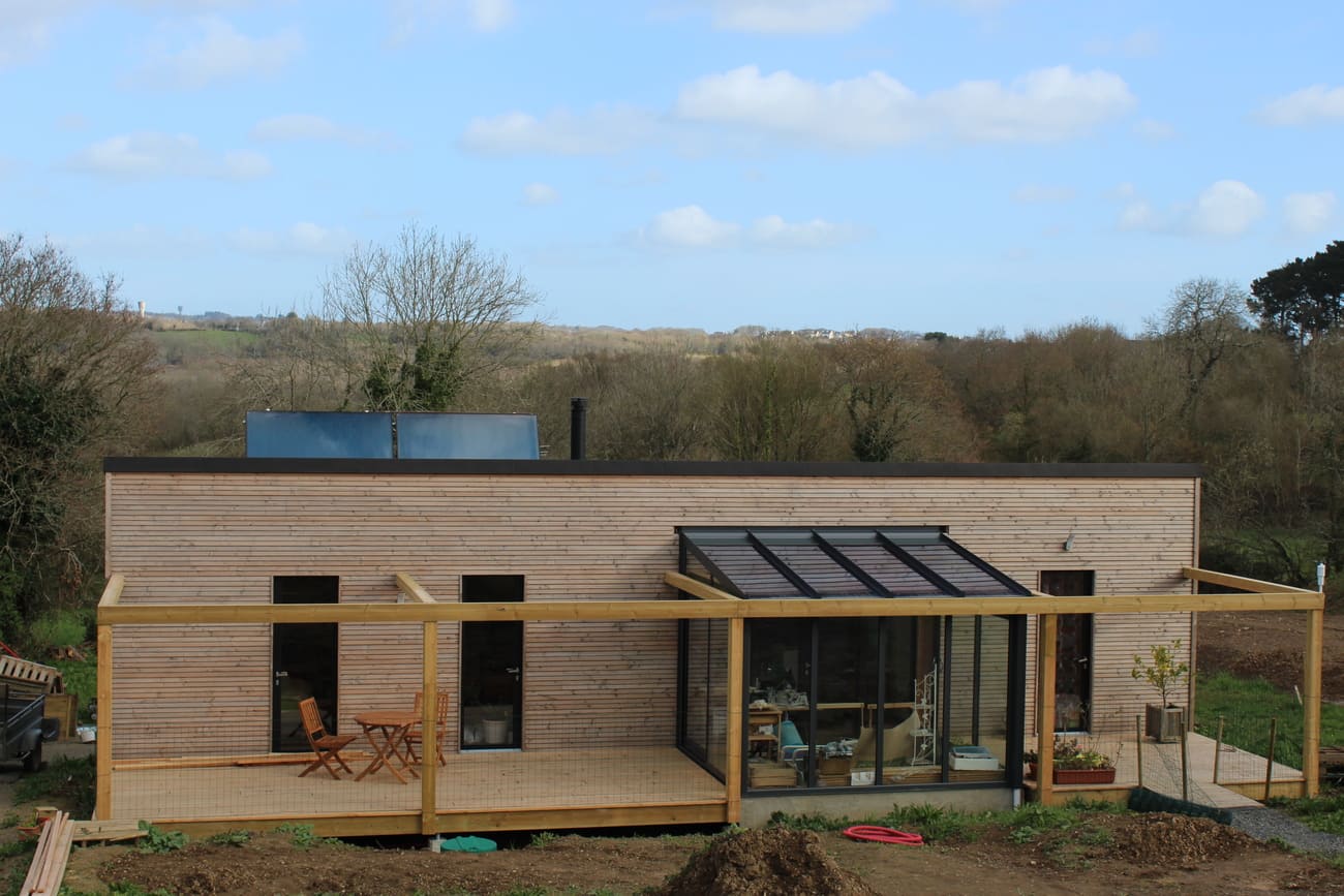 Maison de plain-pied bioclimatique à Loperhet