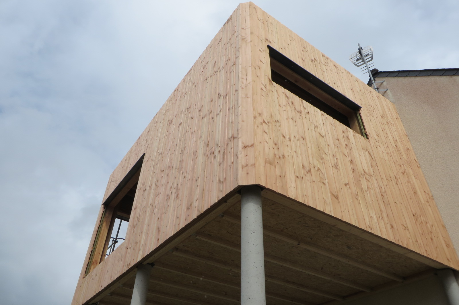 extension bois sur pilotis landeda